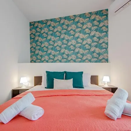 Fleur Court - 4 Bedroom Side Seaviews And Penthouse By Shortletsmalta Apartment Sliema