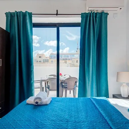 Fleur Court - 4 Bedroom Side Seaviews And Penthouse By Shortletsmalta