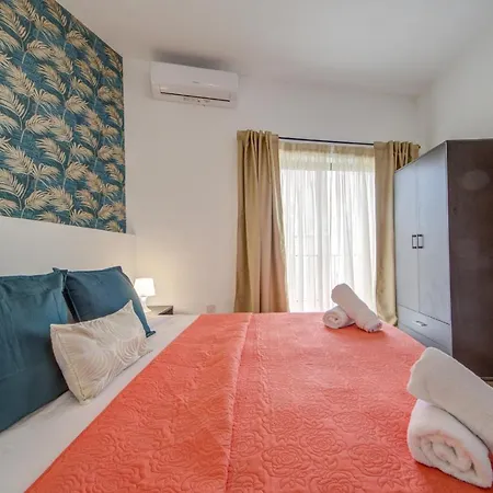 Apartment Fleur Court - 4 Bedroom Side Seaviews And Penthouse By Shortletsmalta