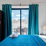 Fleur Court - 4 Bedroom Side Seaviews And Penthouse By Shortletsmalta