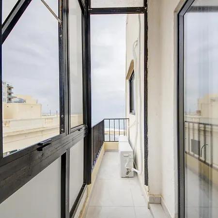 Apartment Fleur Court - 4 Bedroom Side Seaviews And Penthouse By Shortletsmalta Sliema