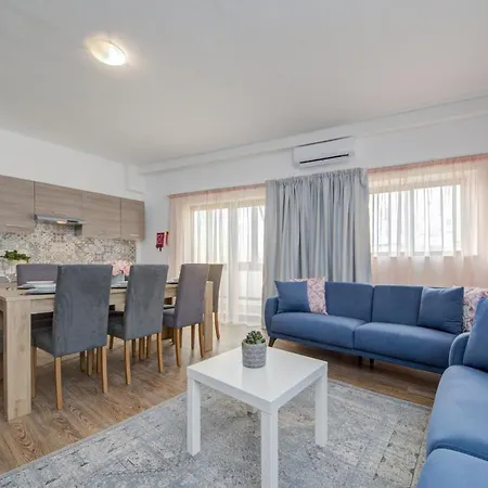 Apartment Fleur Court - 4 Bedroom Side Seaviews And Penthouse By Shortletsmalta Sliema