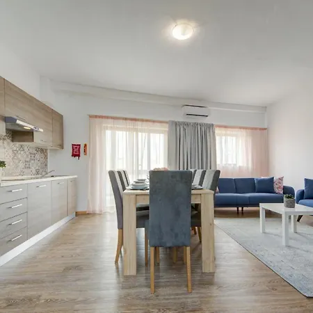 Fleur Court - 4 Bedroom Side Seaviews And Penthouse By Shortletsmalta דירה *