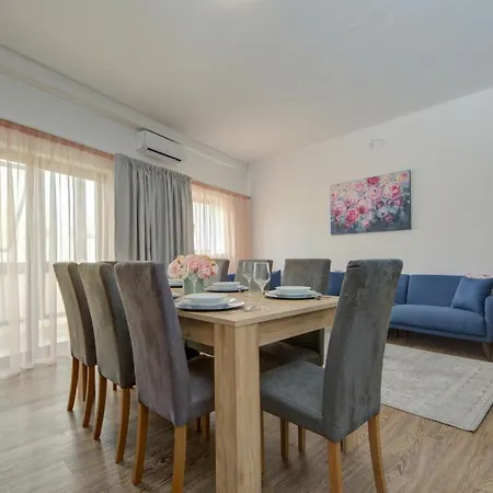 Fleur Court - 4 Bedroom Side Seaviews And Penthouse By Shortletsmalta * Sliema