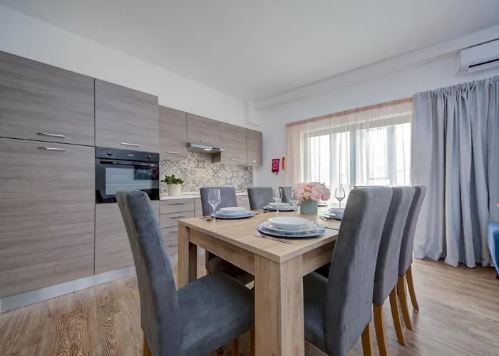 Apartament Fleur Court - 4 Bedroom Side Seaviews And Penthouse By Shortletsmalta Sliema