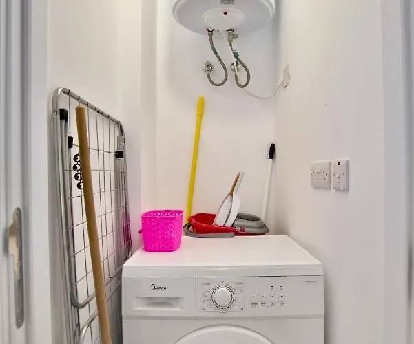 Fleur Court - 4 Bedroom Side Seaviews And Penthouse By Shortletsmalta * Sliema