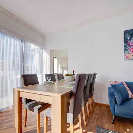 Lägenhet Fleur Court - 4 Bedroom Side Seaviews And Penthouse By Shortletsmalta Sliema