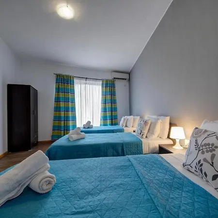 Lägenhet Fleur Court - 4 Bedroom Side Seaviews And Penthouse By Shortletsmalta